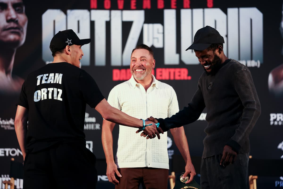 Vergil Ortiz Jr and Erickson Lubin shake hands