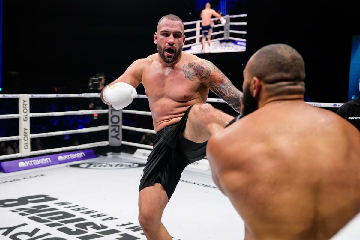 Antonio Plazibat during his bout against Nordine Mahieddine