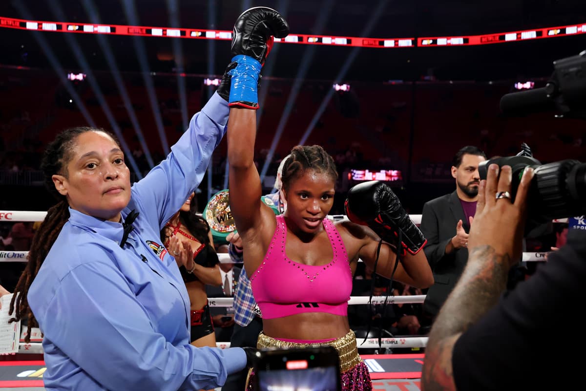 Caroline Dubois victorious over Camilla Panatta during their bout