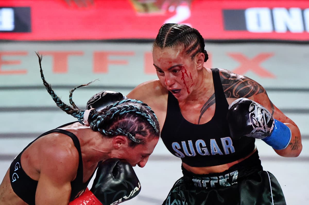 Cherneka Johnson during her bout against Amanda Galle