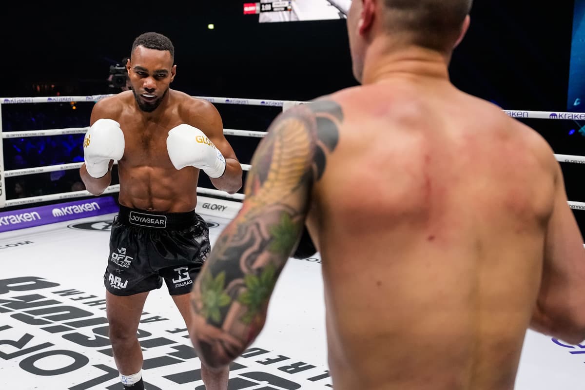 Endy Semeleer during his bout against Teodor Hristov