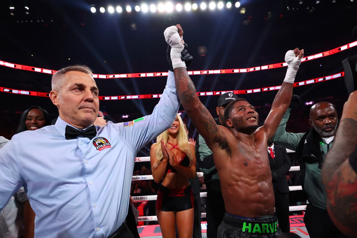 Jahmal Harvey victorious over Kevin Cervantes during their bout