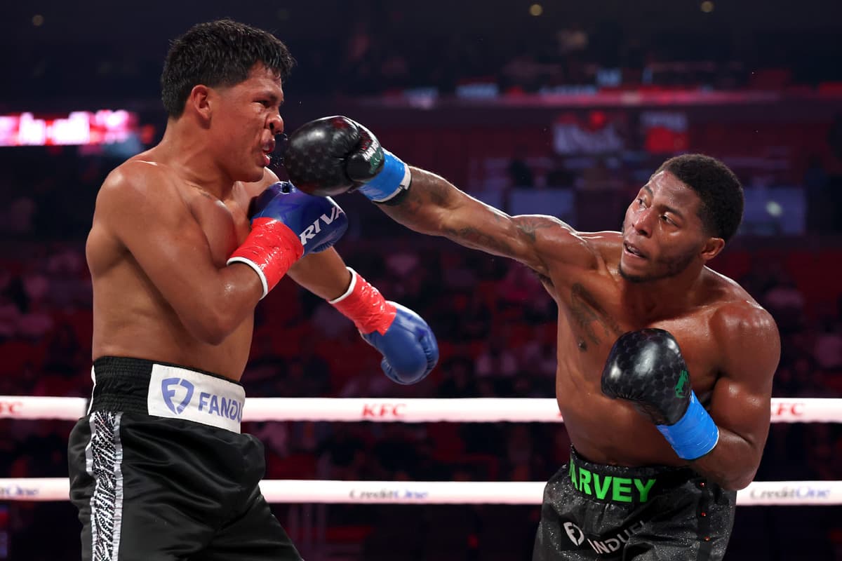 Jahmal Harvey throws a punch during his bout against Kevin Cervantes