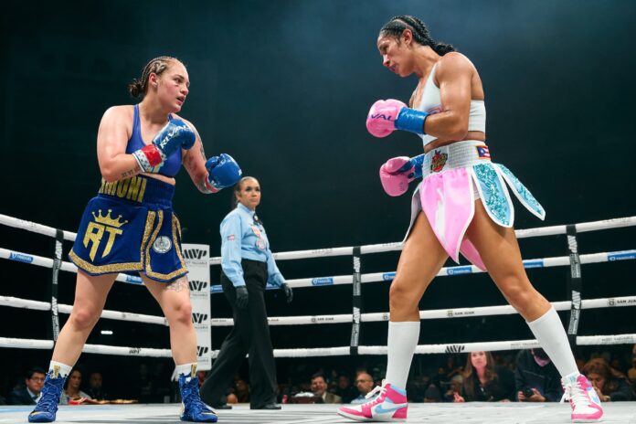 Reina Tellez and Amanda Serrano during their bout