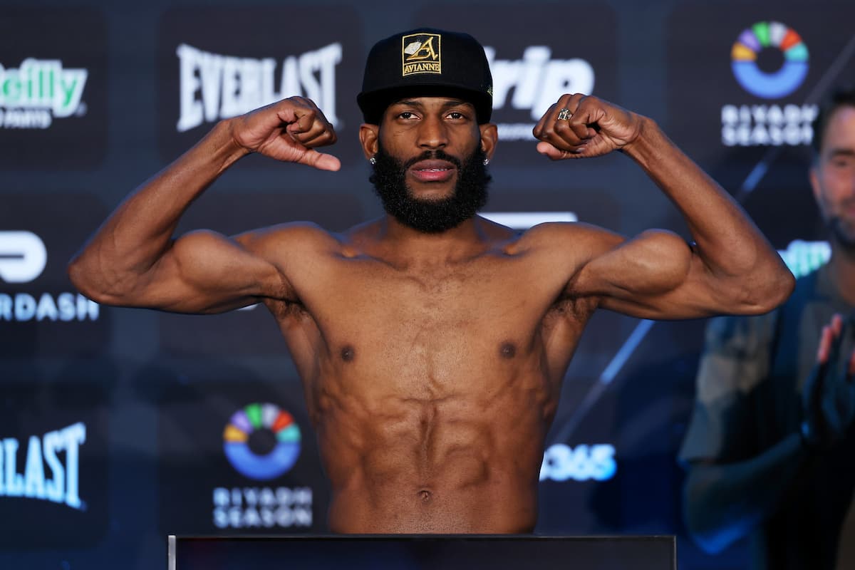 Andy Cruz during the weigh-in