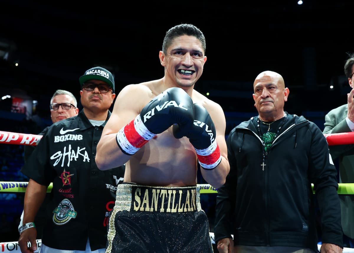 Giovani Santillan during his bout against Courtney Pennington