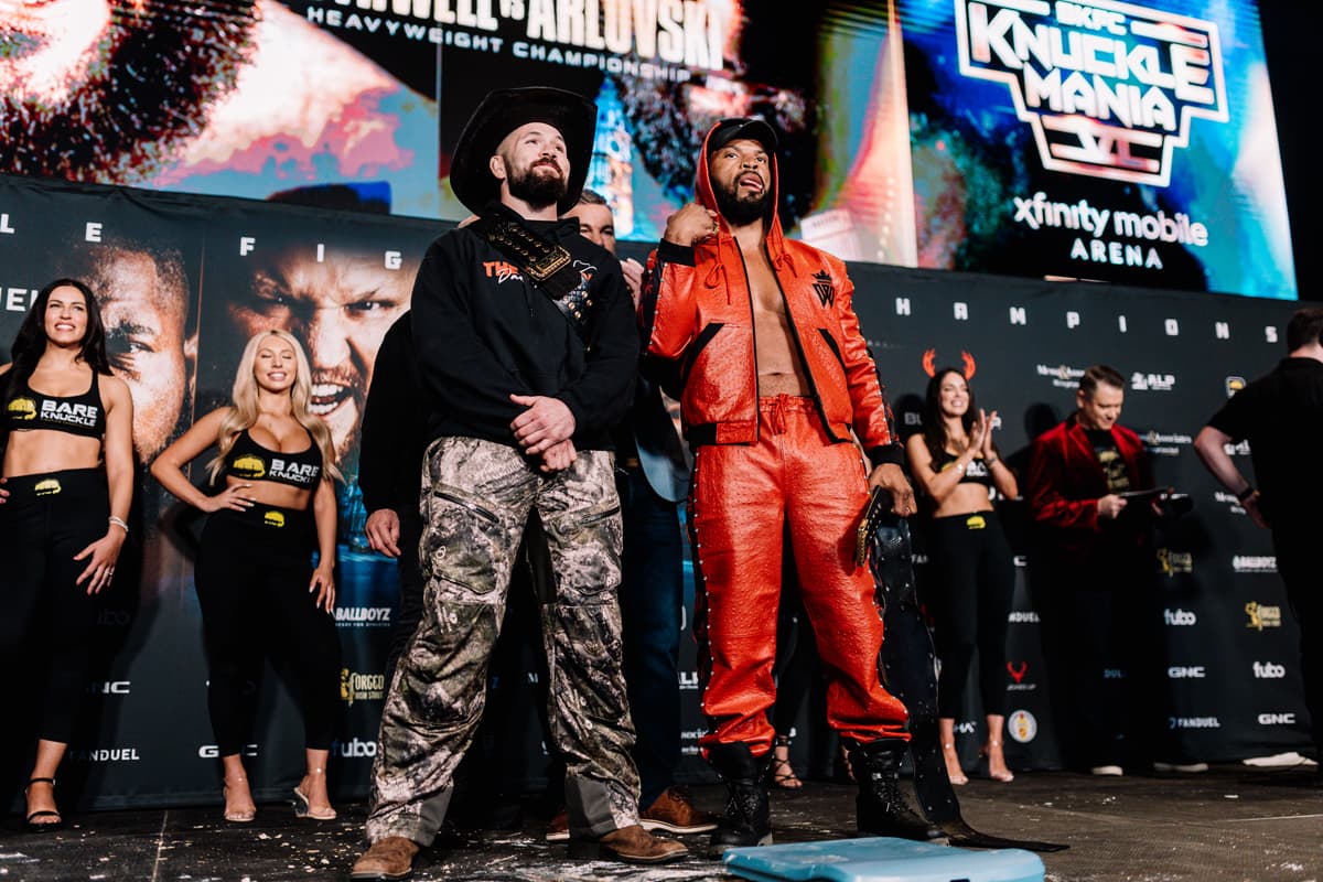 David Mundell and Lorenzo Hunt during the BKFC Knucklemania 6 weigh-in