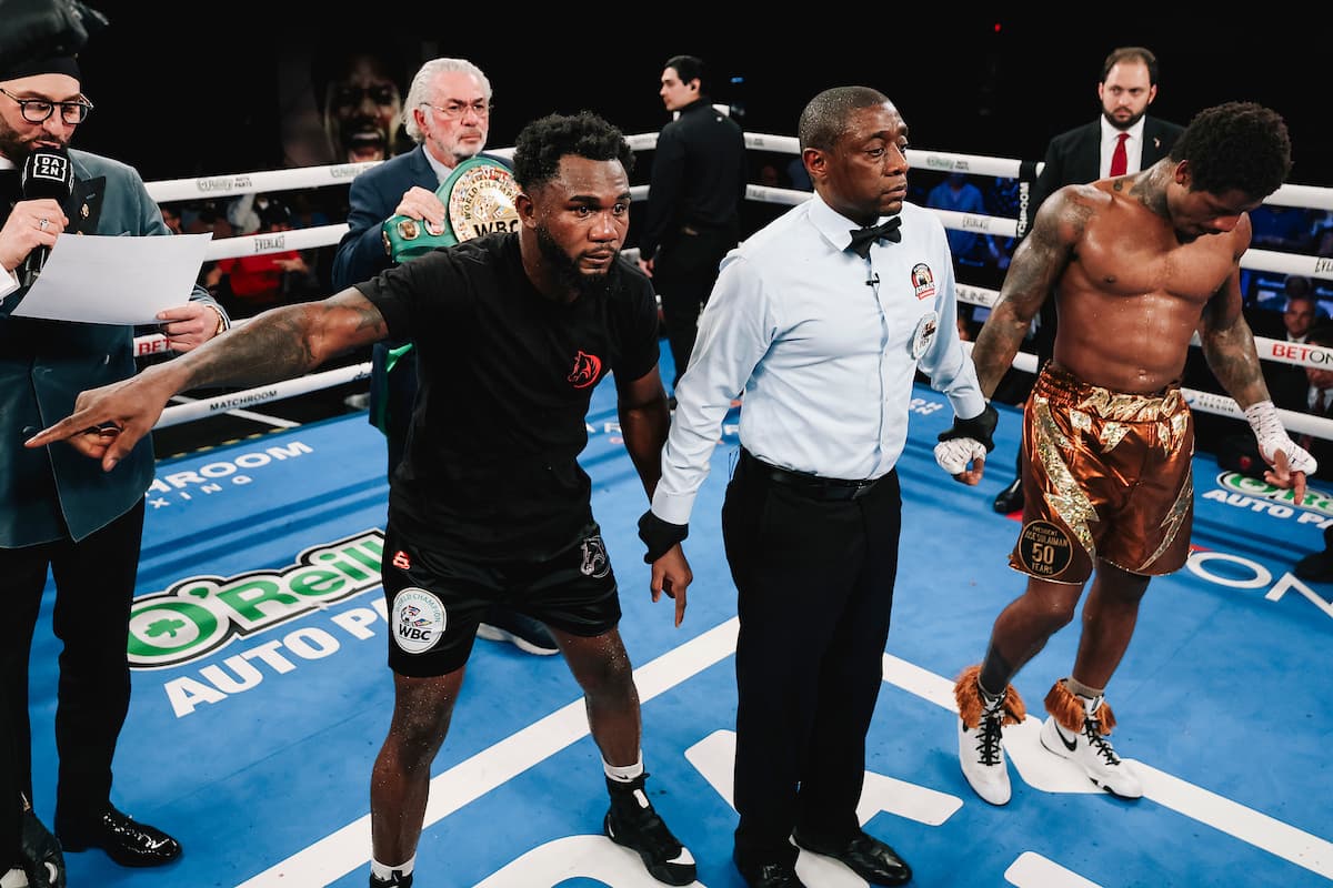 Carlos Adames and Austin Williams during their bout