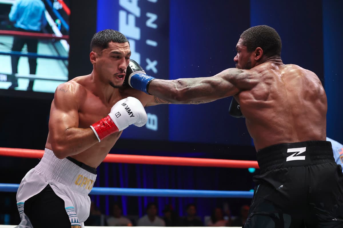 Jai Opetaia and Brandon Glanton during their boxing match