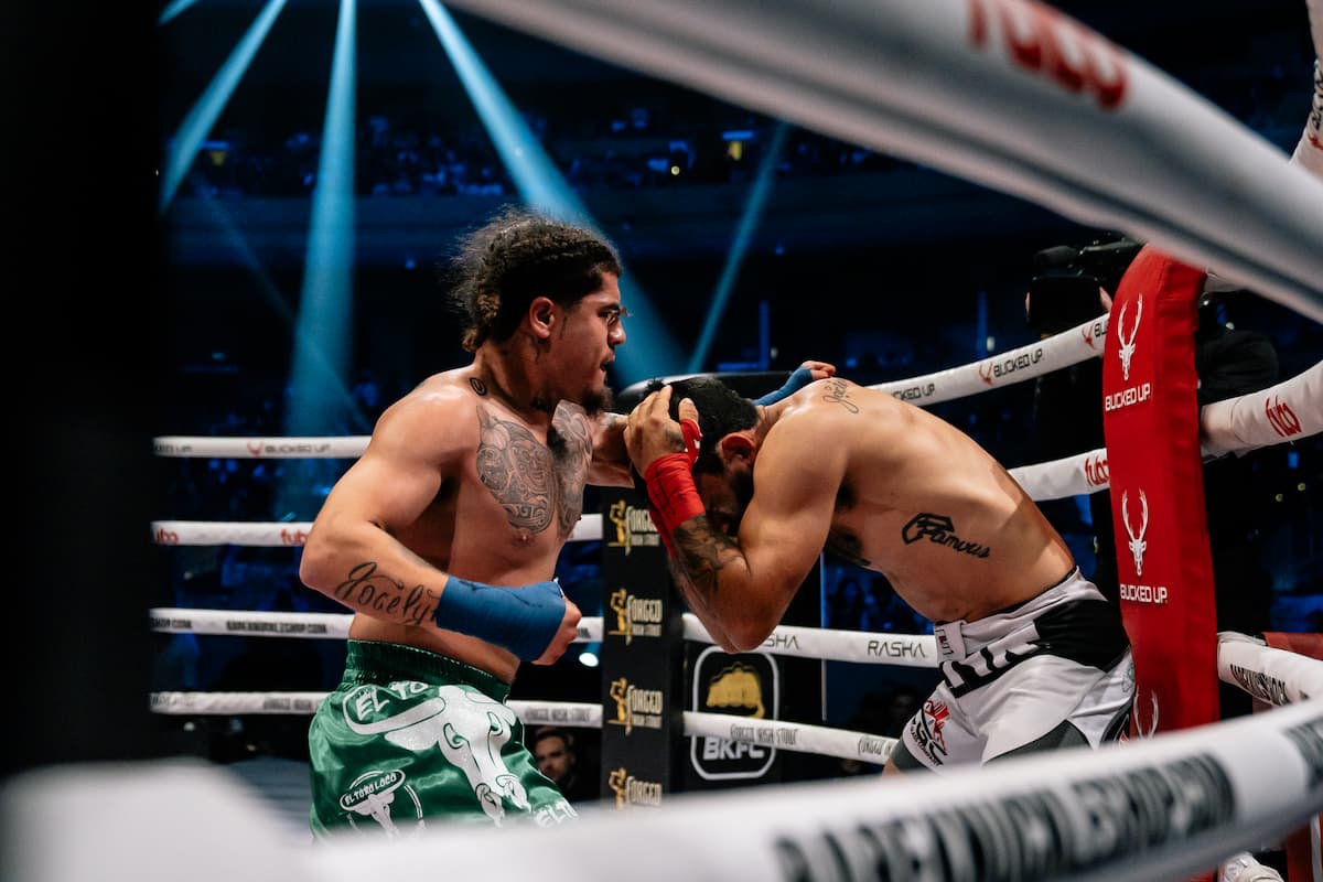 Jancarlos Rivera dominates Mike Hansen during their bout