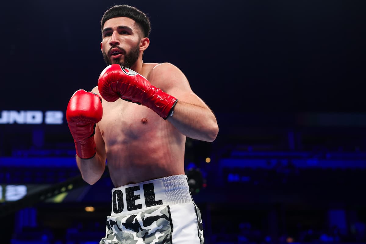 Joel Iriarte during his bout against Rock Dodler Myrthil