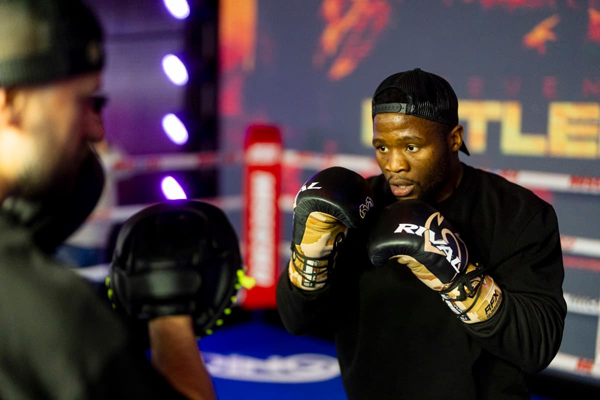 Moreno Fendero punching mitts during an open workout