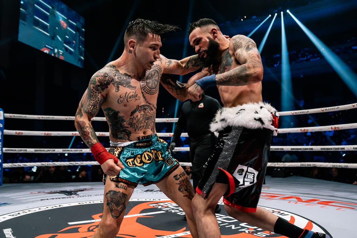 Roberto Armas and Armando Rodriguez during their bout