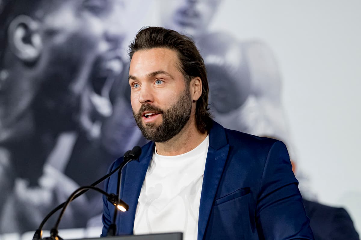 Antonin Décarie at a press conference