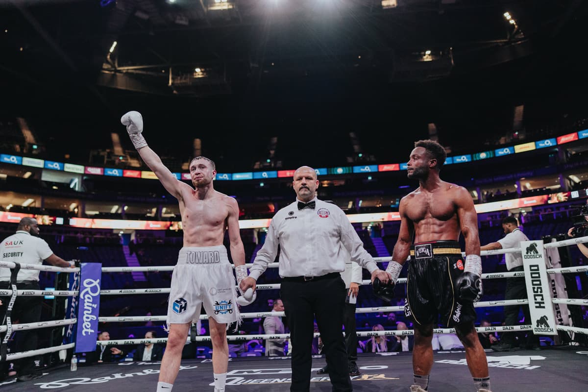 Dan Toward and Misael Da Veiga during their boxing match