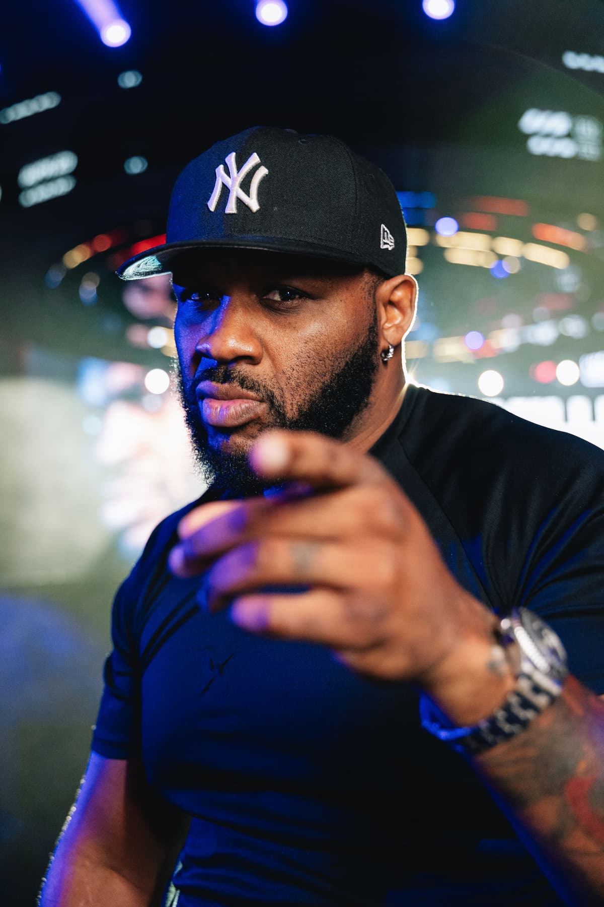 Jarrell Miller pointing