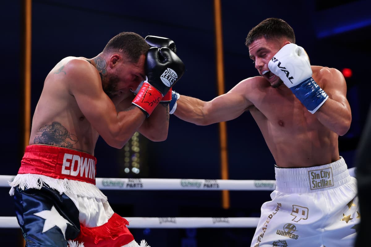 Phillip Vella lands a punch during his bout against Edwin Rodriguez