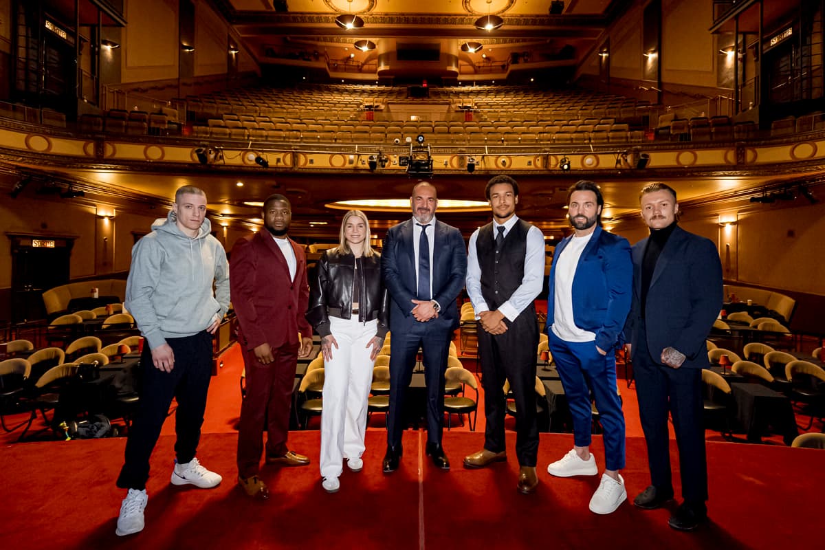 Group of press conference participants posing at Théâtre Capitole