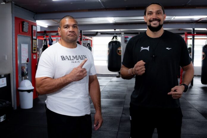 Teremoana Teremoana and Bowie Tupou at The Boxing Shop in Salisbury, Queensland