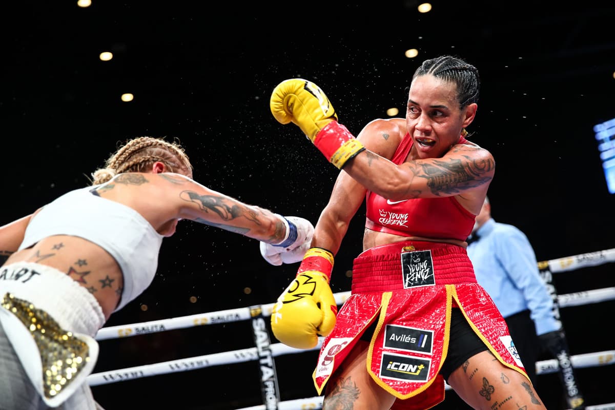 Ashleyann Lozada during her bout against Debora Anahi Dionicius