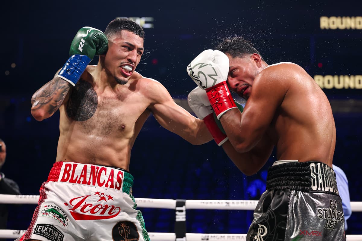 Daniel Blancas landing a punch during his fight against Raul Salomon