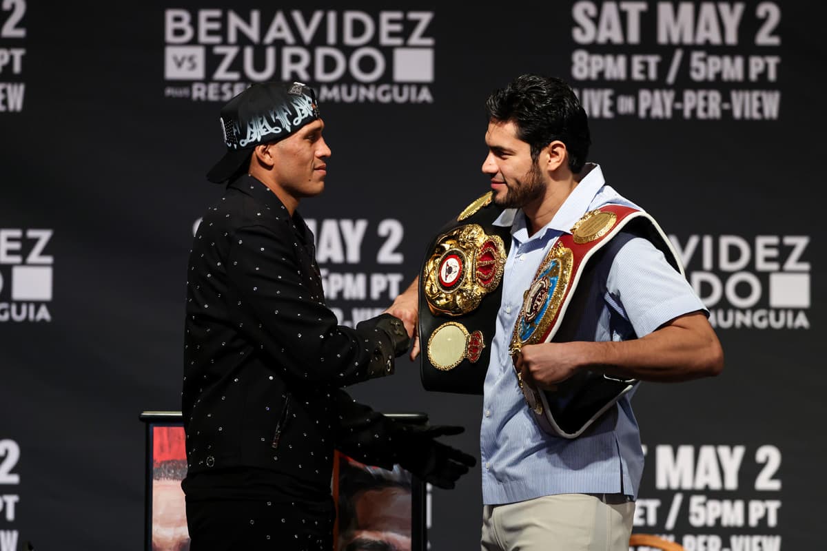 David Benavidez and Gilberto "Zurdo" Ramirez share a fist bump at a press conference