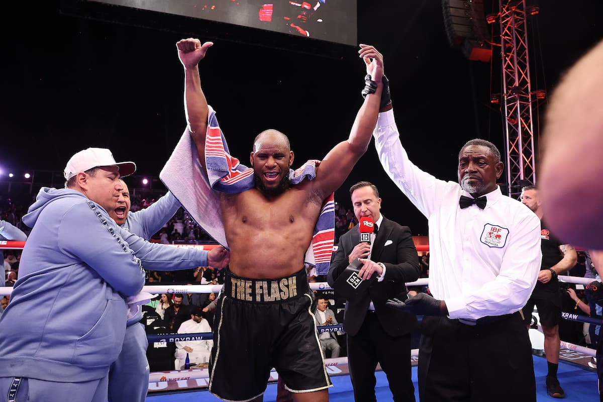 Referee raises Frank Sanchez's hand in victory after his win over Richard Torrez Jr