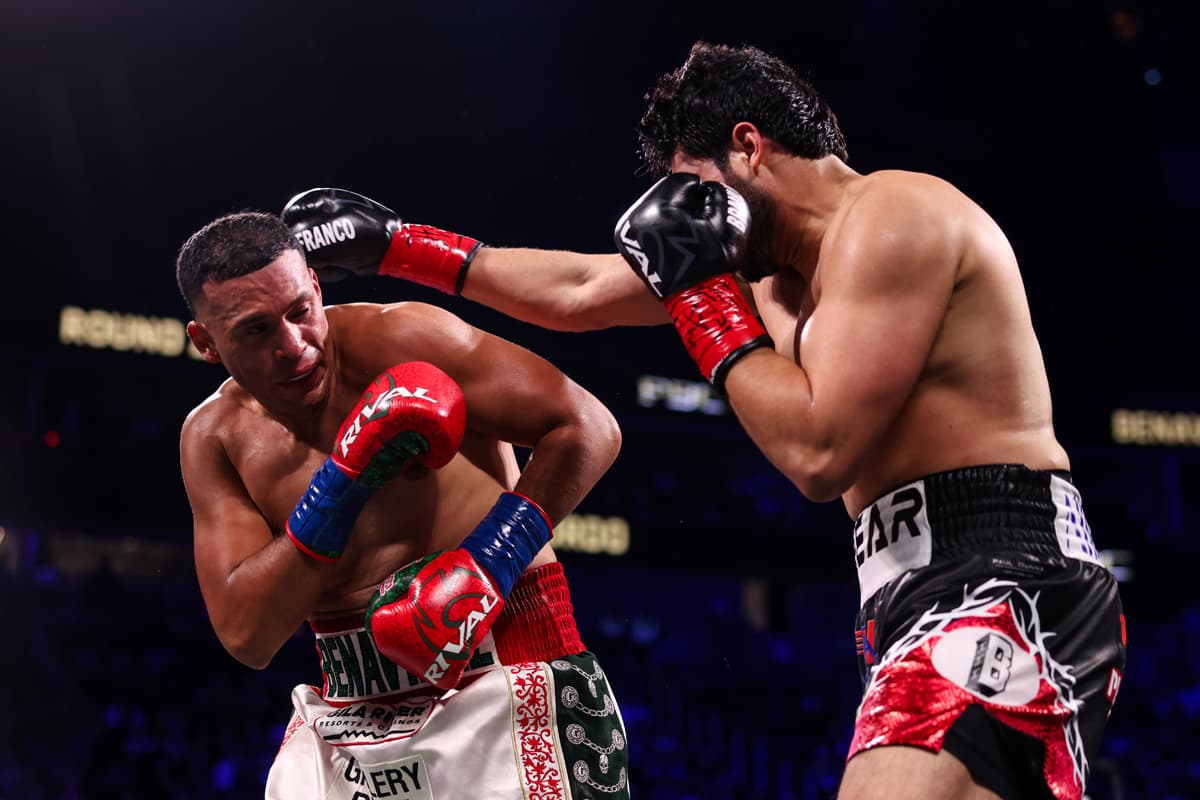 Gilberto Zurdo Ramirez throwing a jab during his fight against David Benavidez