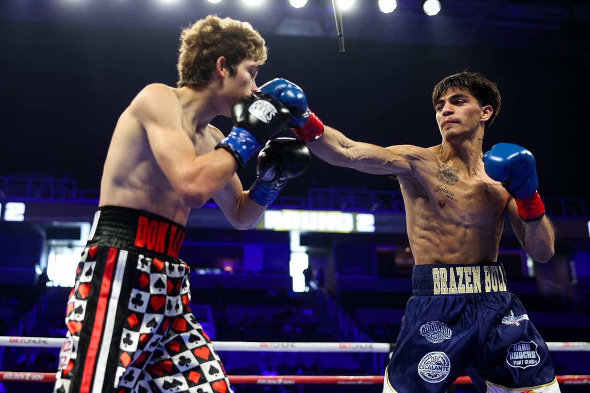 Jordan Fuentes throws a jab during boxing bout against Dante Paris Ibarra Hernandez