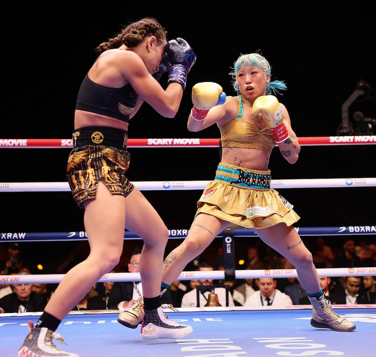 Mizuki Hiruta during her bout against Mai Soliman