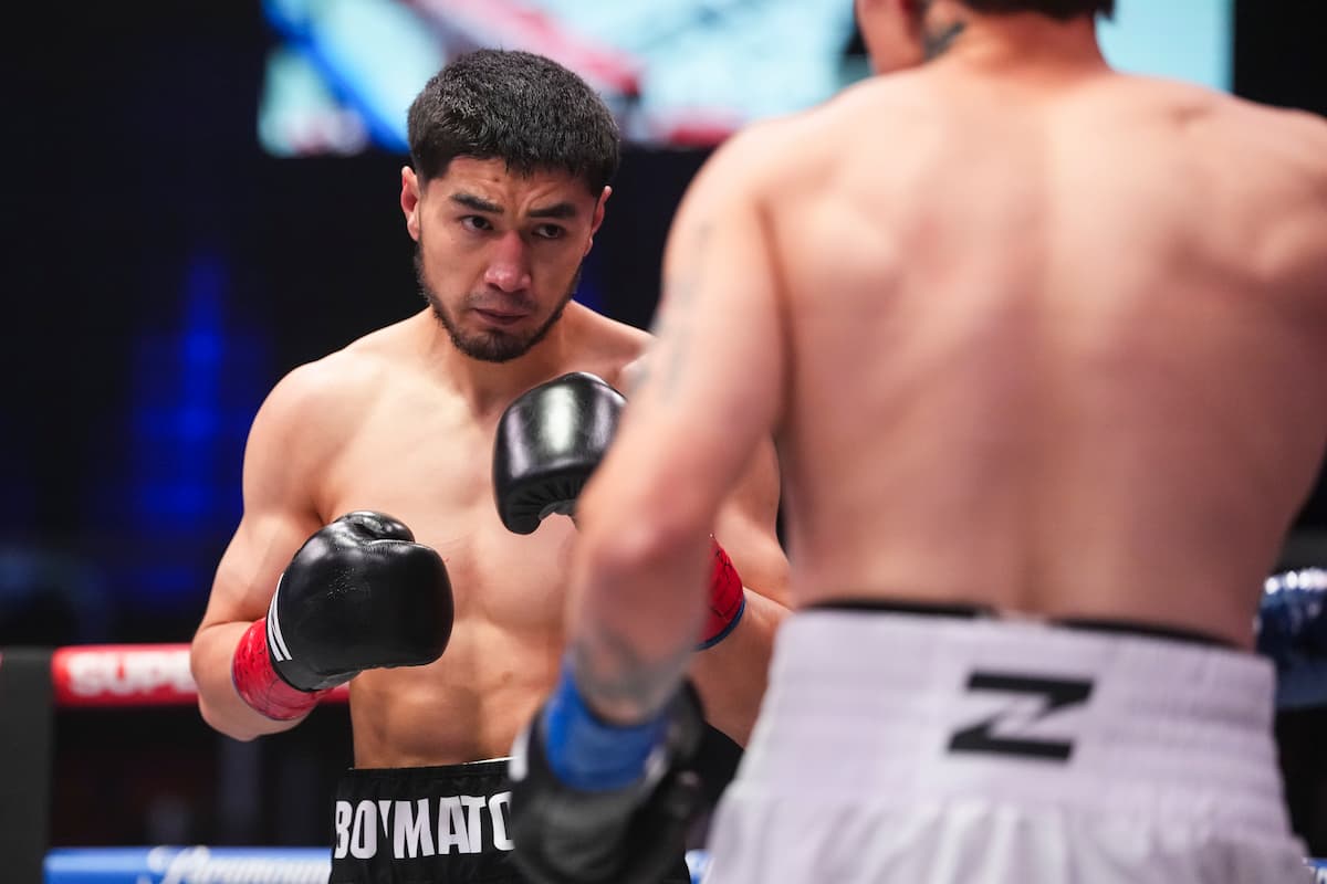 Rakhmatullo Boymatov during his bout against Caleb Hall