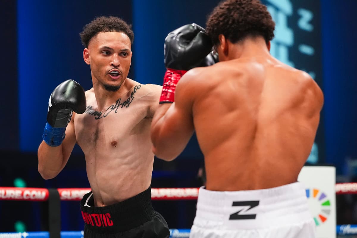 Suray Mahmutovic during his bout against Raphael Monny