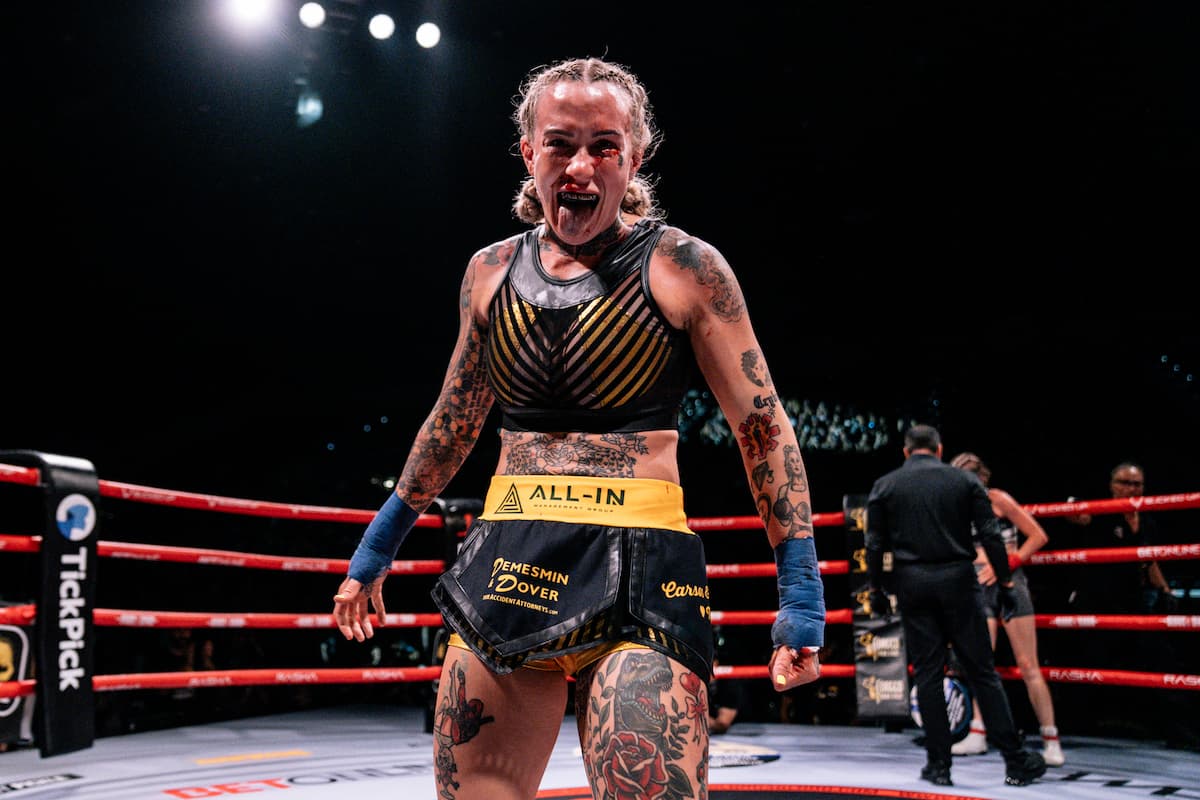 Taylor Starling celebrates her knockout victory over Sydney Smith