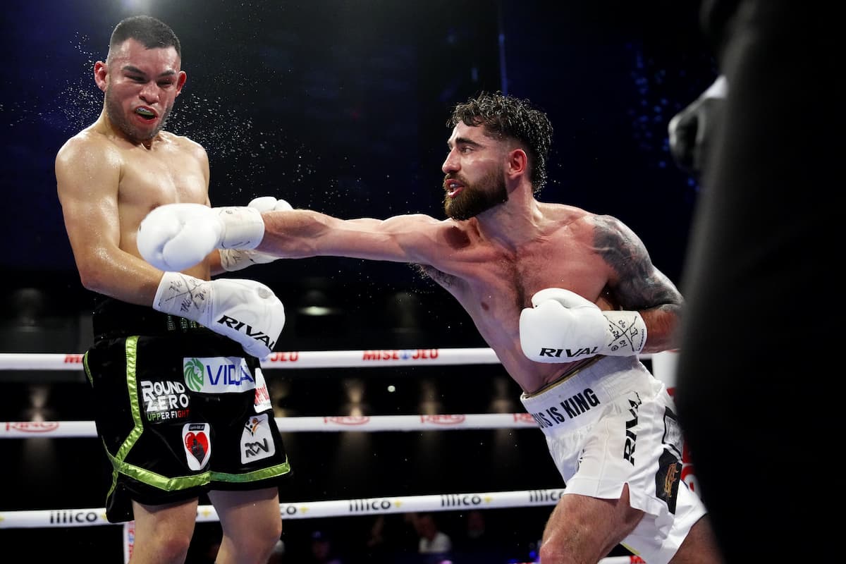 Avery Martin Duval throws a punch during his bout against Jose Rodolfo Macias Enriquez