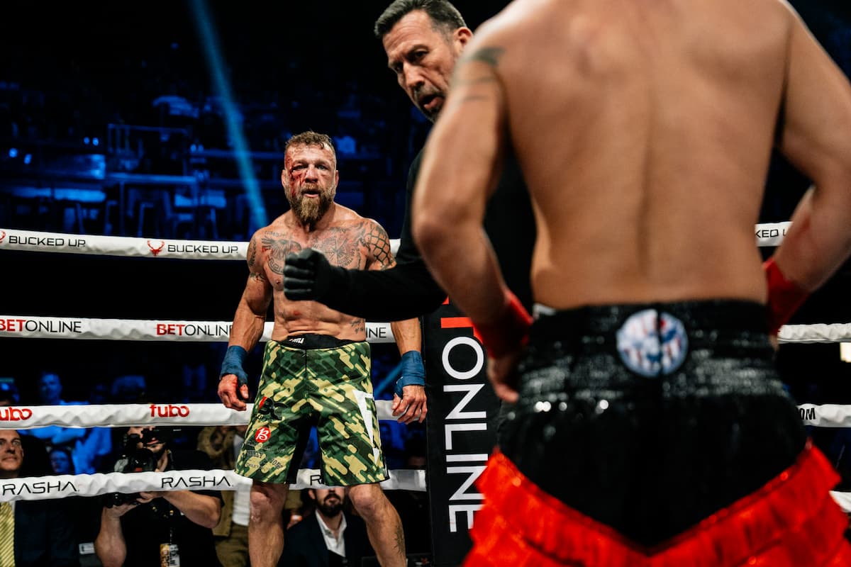 Bobby Taylor during his bout against Angel Hernandez
