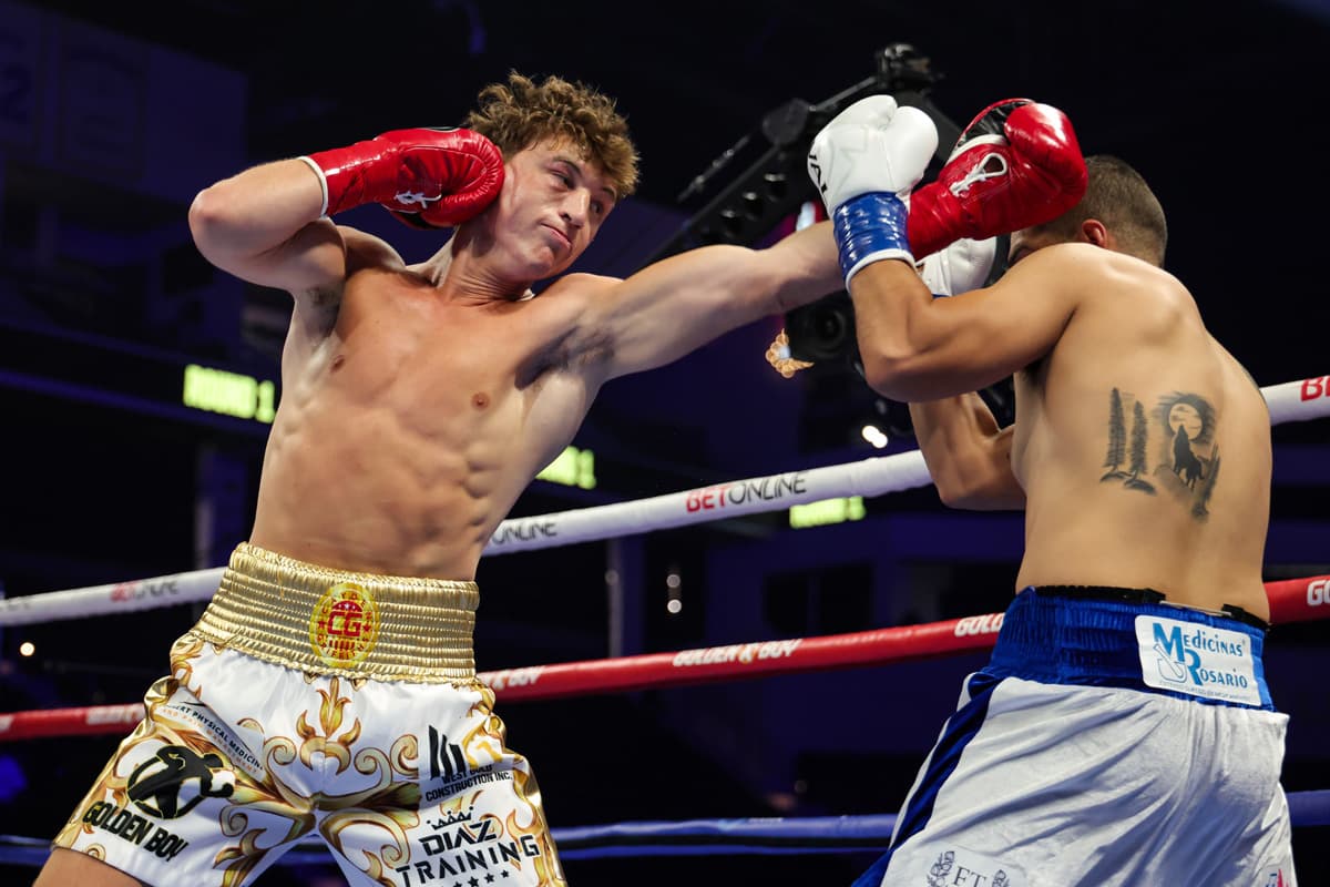 Cayden Griffiths throws a jab during his bout against Alan Edgar Ayala Crisosto