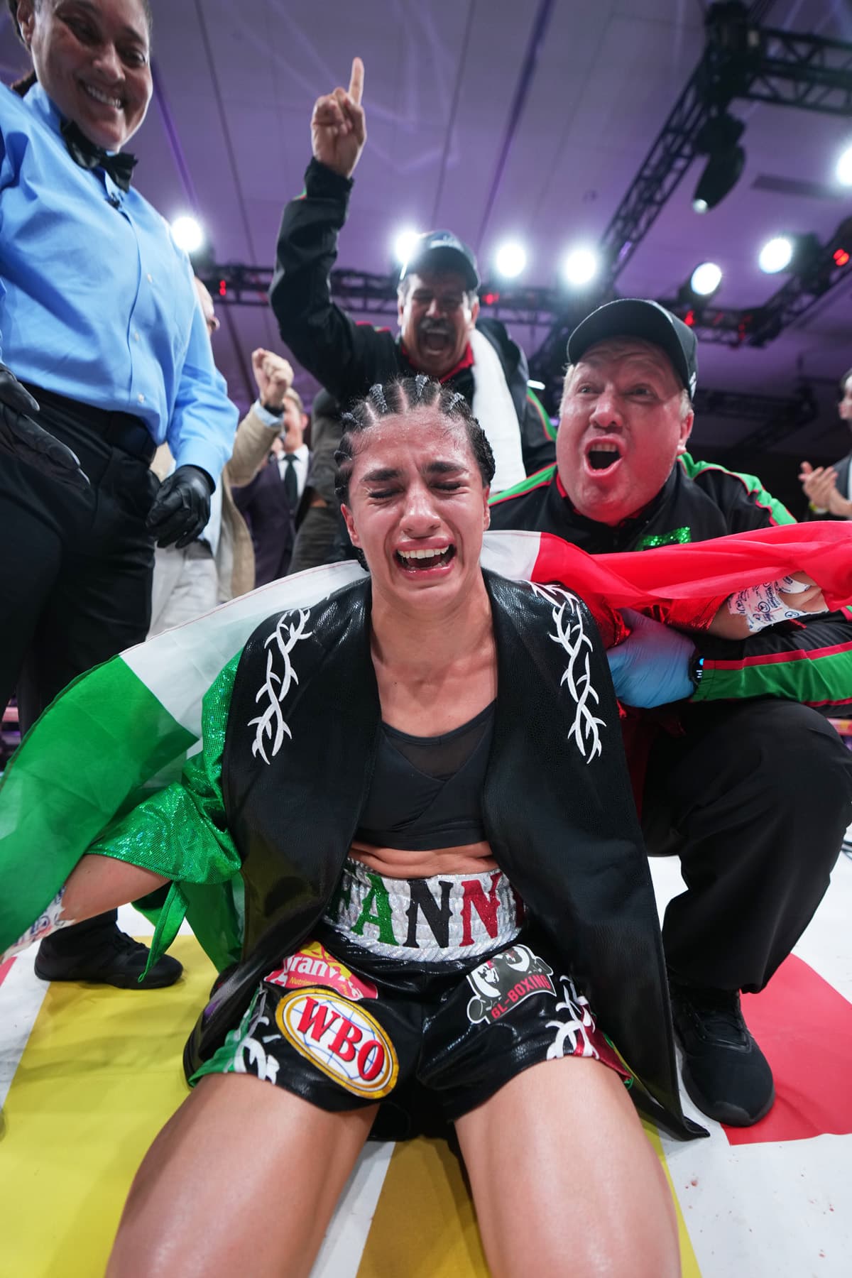 Estefany Alegria reacts to victory over Evelin Bermudez