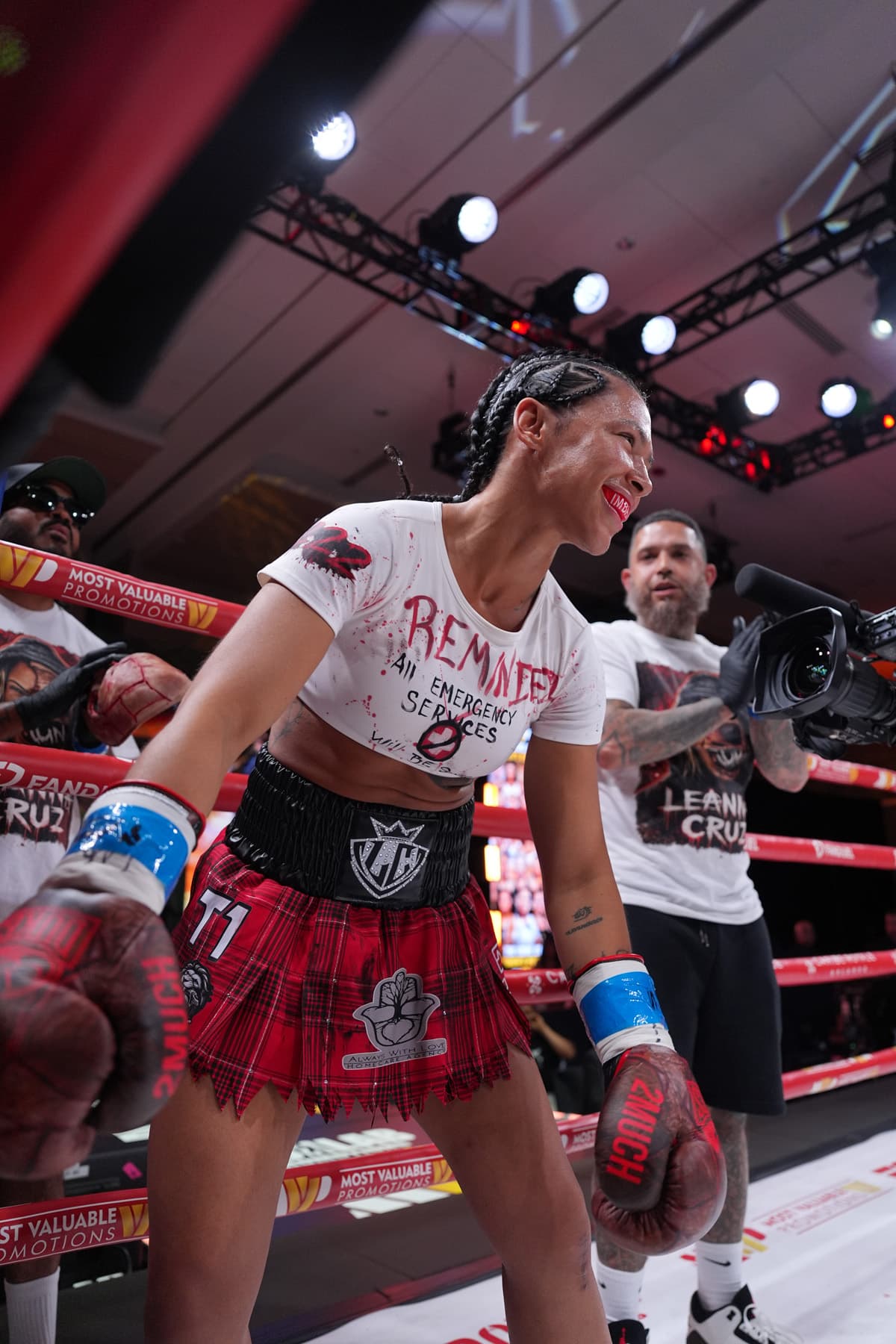 LeAnna Cruz during her bout against Rubi Gutierrez