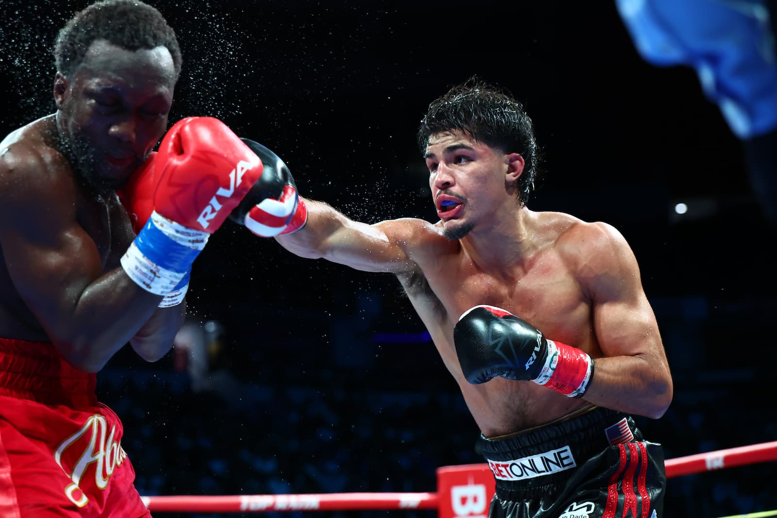 Video: Xander Zayas wins title unification against Abass Baraou Video: Xander Zayas wins title unification against Abass Baraou