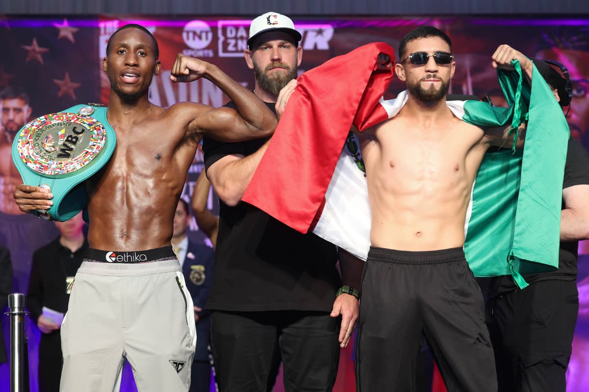 Bruce Carrington and Rene Palacios at the weigh-in in Cleveland