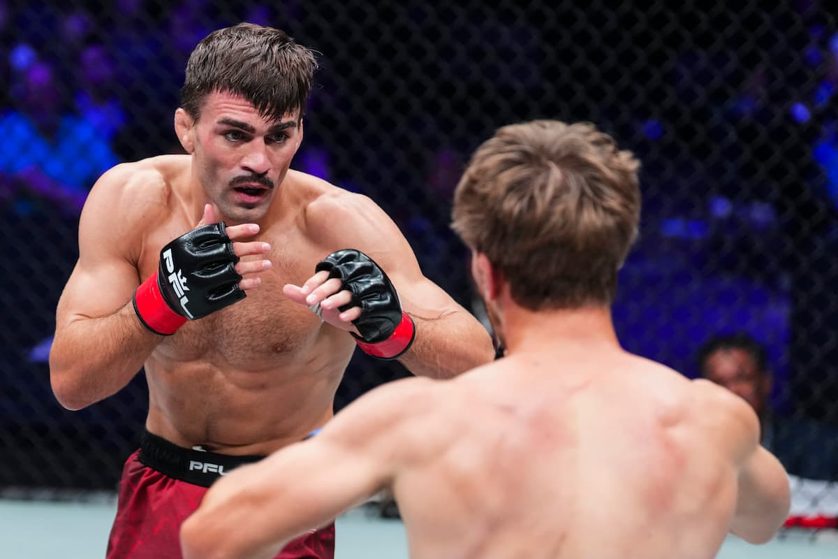 Bryce Meredith during his bout against Michael Cyr