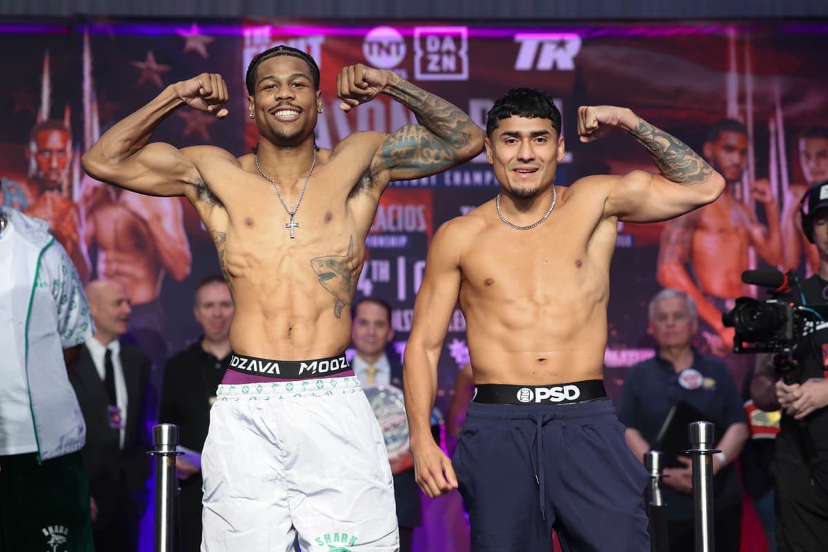 Deric Davis and Carlos Ramos at the weigh-in in Cleveland