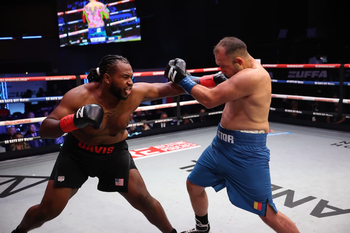 Kashaun Davis lands a jab during his bout against Mihai Nistor