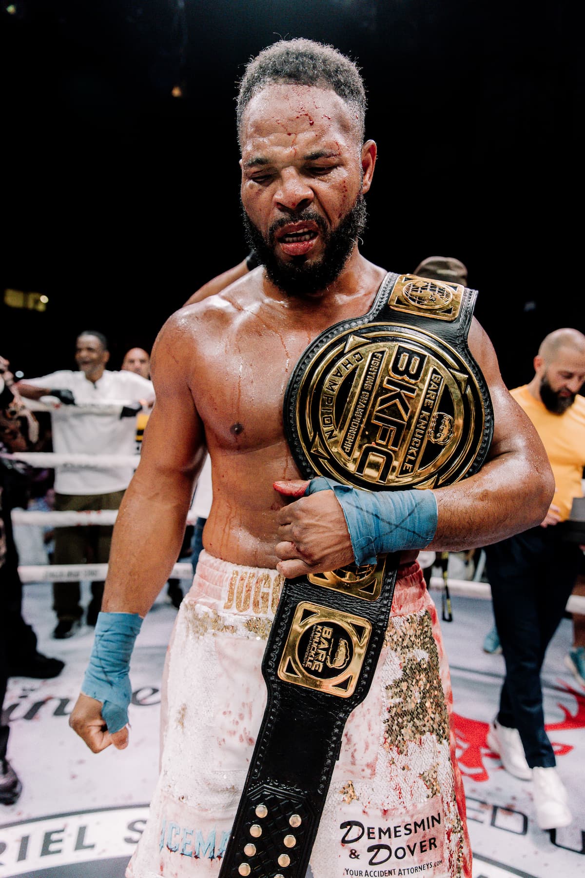 Lorenzo Hunt with his championship belt after his victory over Walter Pugliesi
