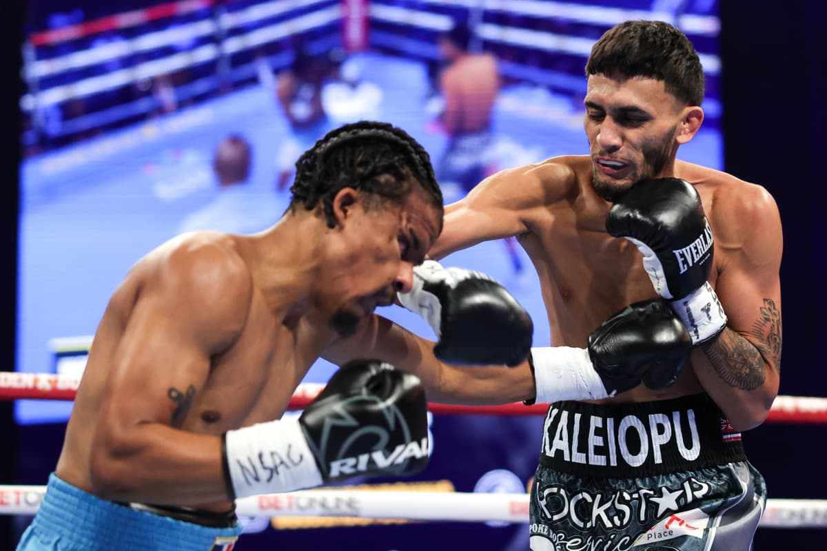 Dalis Kaleiopu lands a punch during his bout against Yeyery Castillo