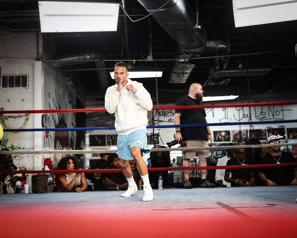 Ernesto Tito Mercado shadowboxing during a workout
