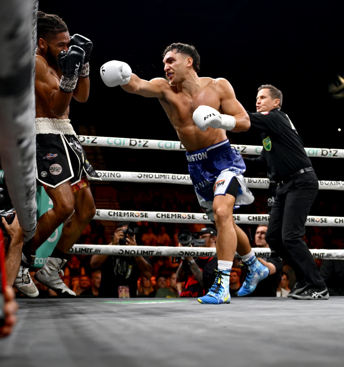 Kirra Ruston throws a punch during his bout against Saundre Simmons