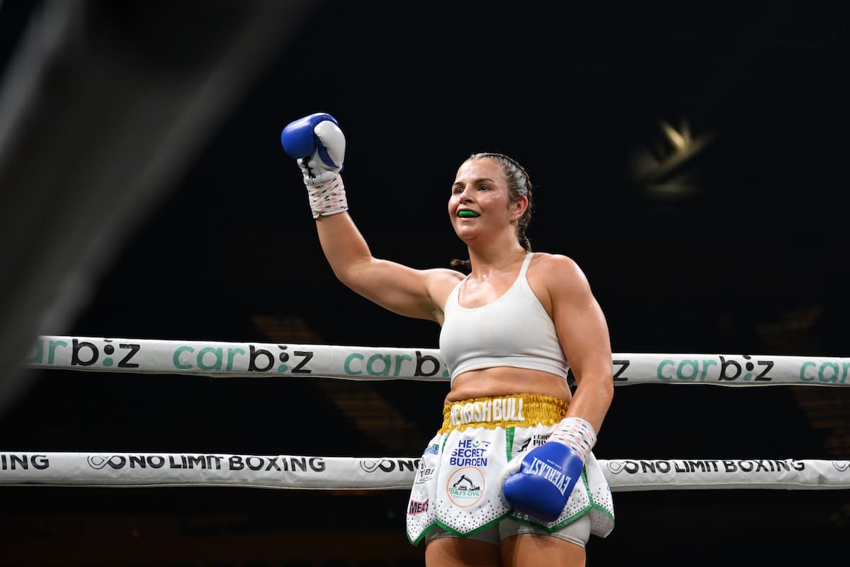 Louise Creaven during her bout against Thanchanok Phanan