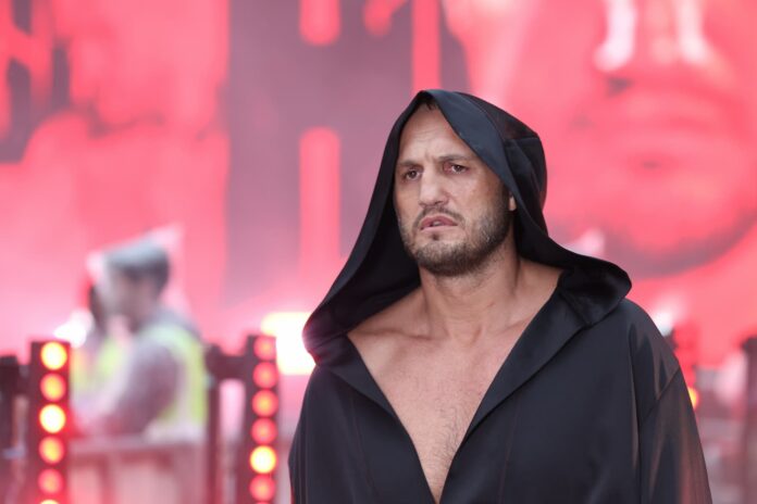 Nelson Hysa makes his ring walk ahead of his bout against Patrick Korte