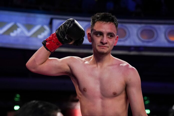 Ricardo Sandoval during his bout against Jerson Ortiz